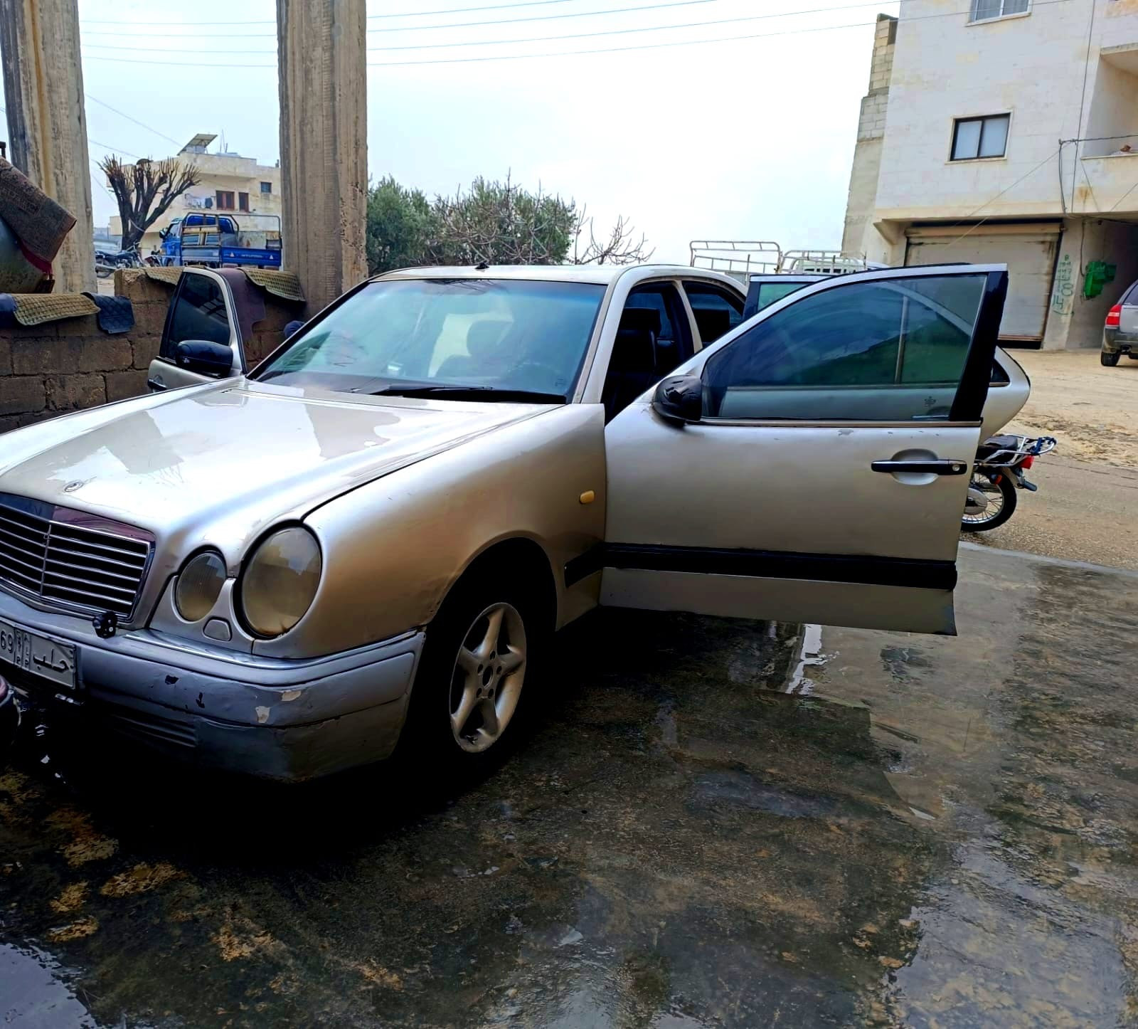 مرسيدس بنز E-Class W210 2005