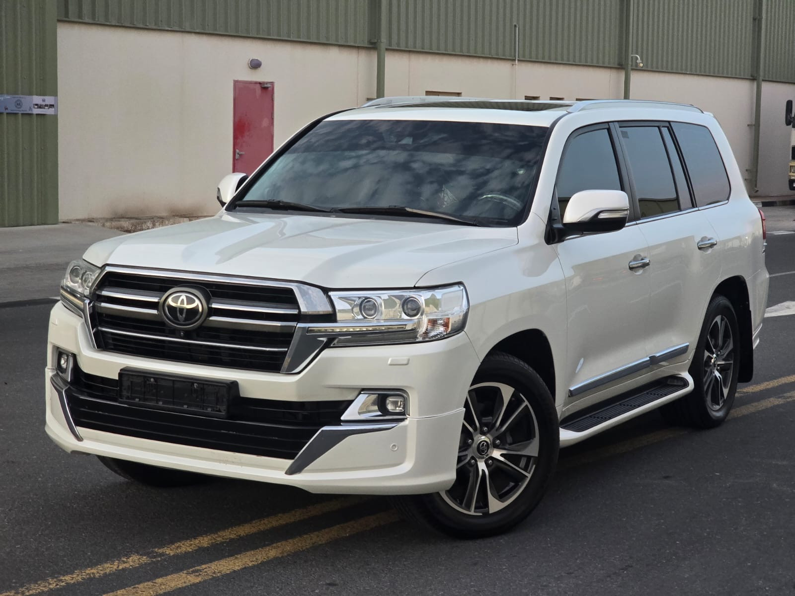 تويوتا لاند كروزر vxr 2020 v8